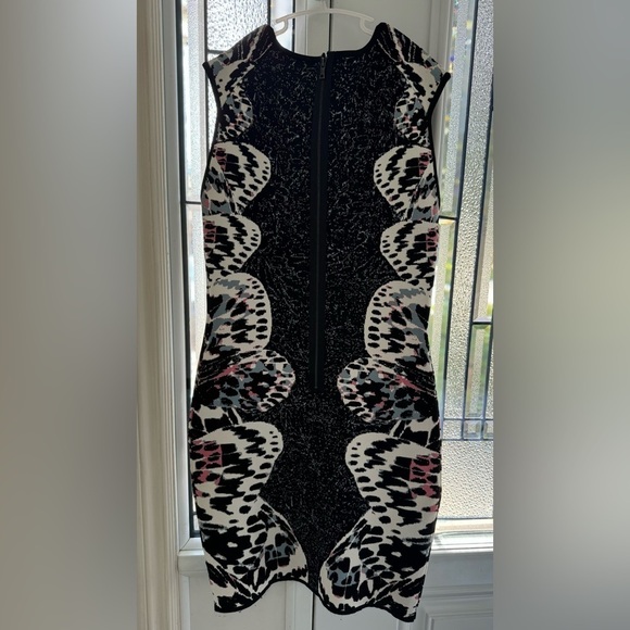 BCBG Maxazria Bodycon Audrie Butterfly Knit Jacquard black dress (M) - Picture 5 of 7